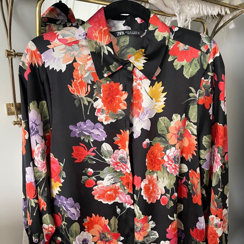 Floral print blouse